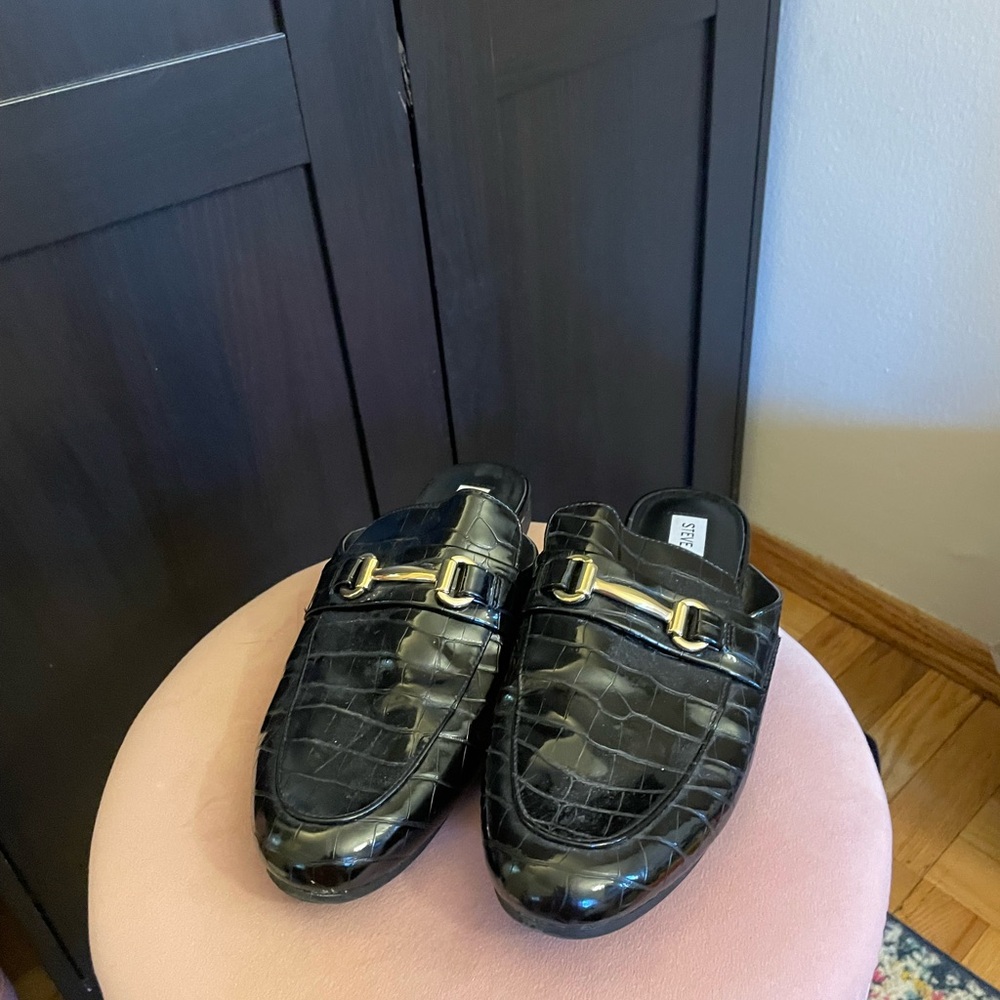 Steve Madden Black Embossed Womens Loafers